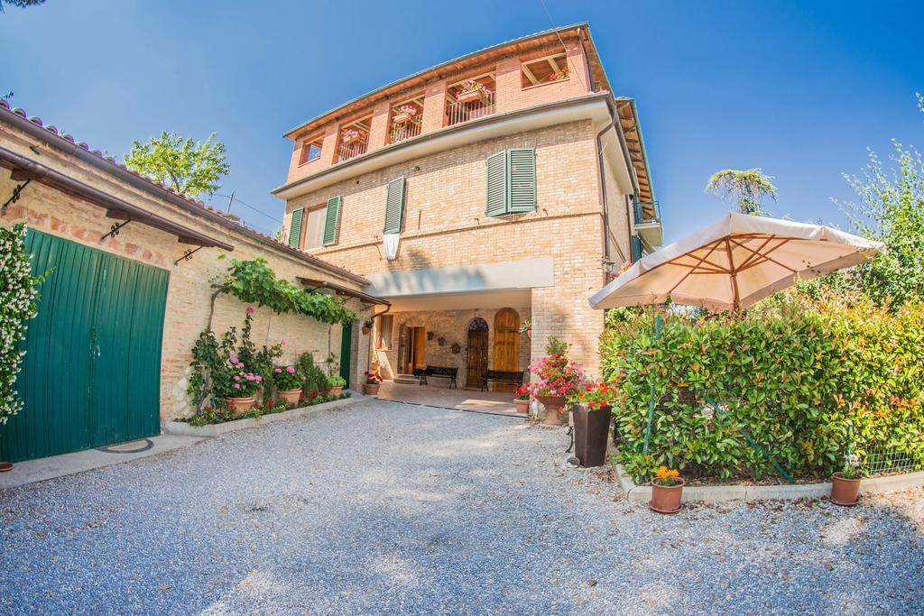 Penzion I Due Cipressi Torrenieri Exteriér fotografie