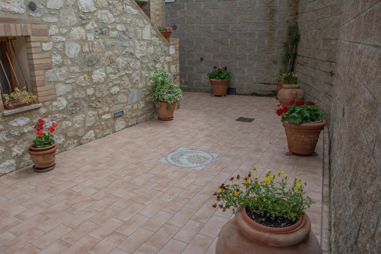 Penzion I Due Cipressi Torrenieri Exteriér fotografie